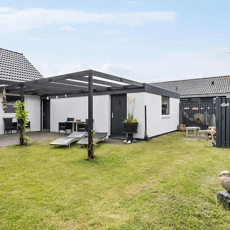 Lovely In With Wifi Holiday home